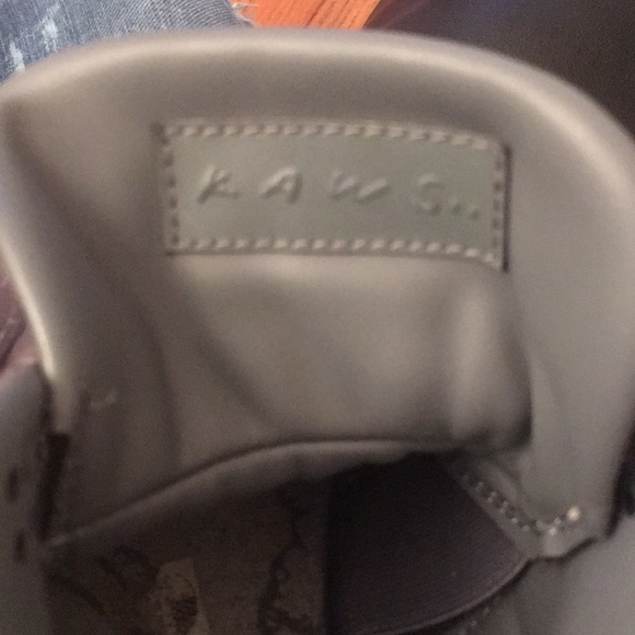 Kaws Jordan 4’s used - Picture 6 of 8